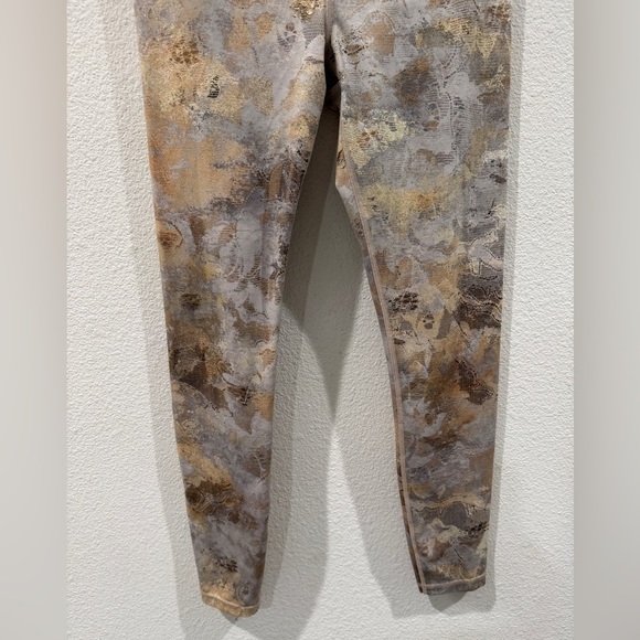 Athleta Elation Gilded Tight High Rise Metallic Gold Grey Cream Leggings Small - Picture 12 of 15